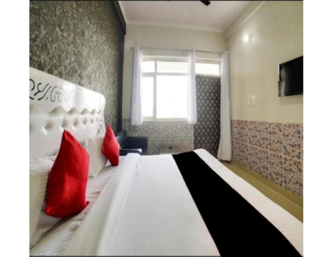 Sudhir Hotel & Banquet, Sonipat Exterior foto