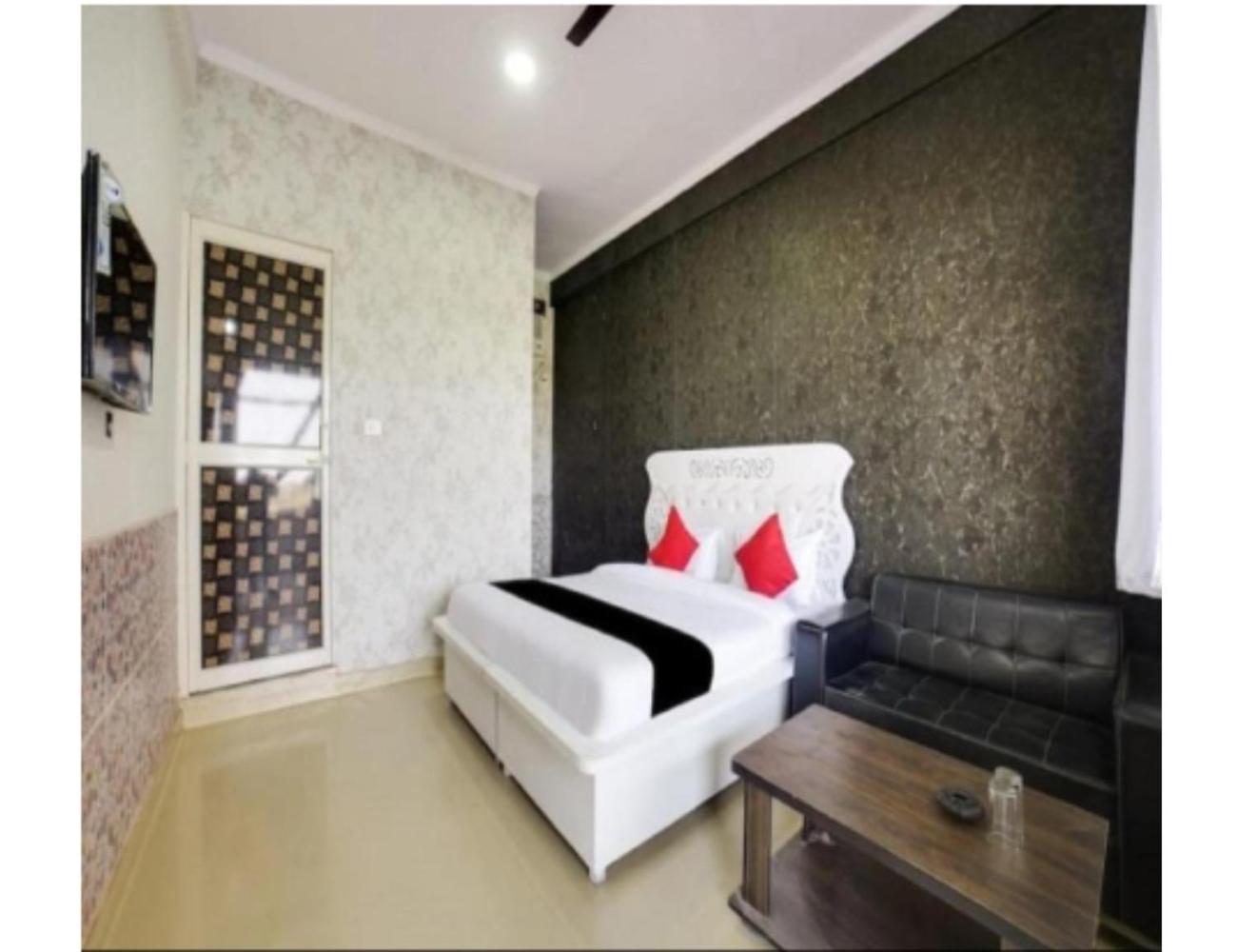 Sudhir Hotel & Banquet, Sonipat Exterior foto