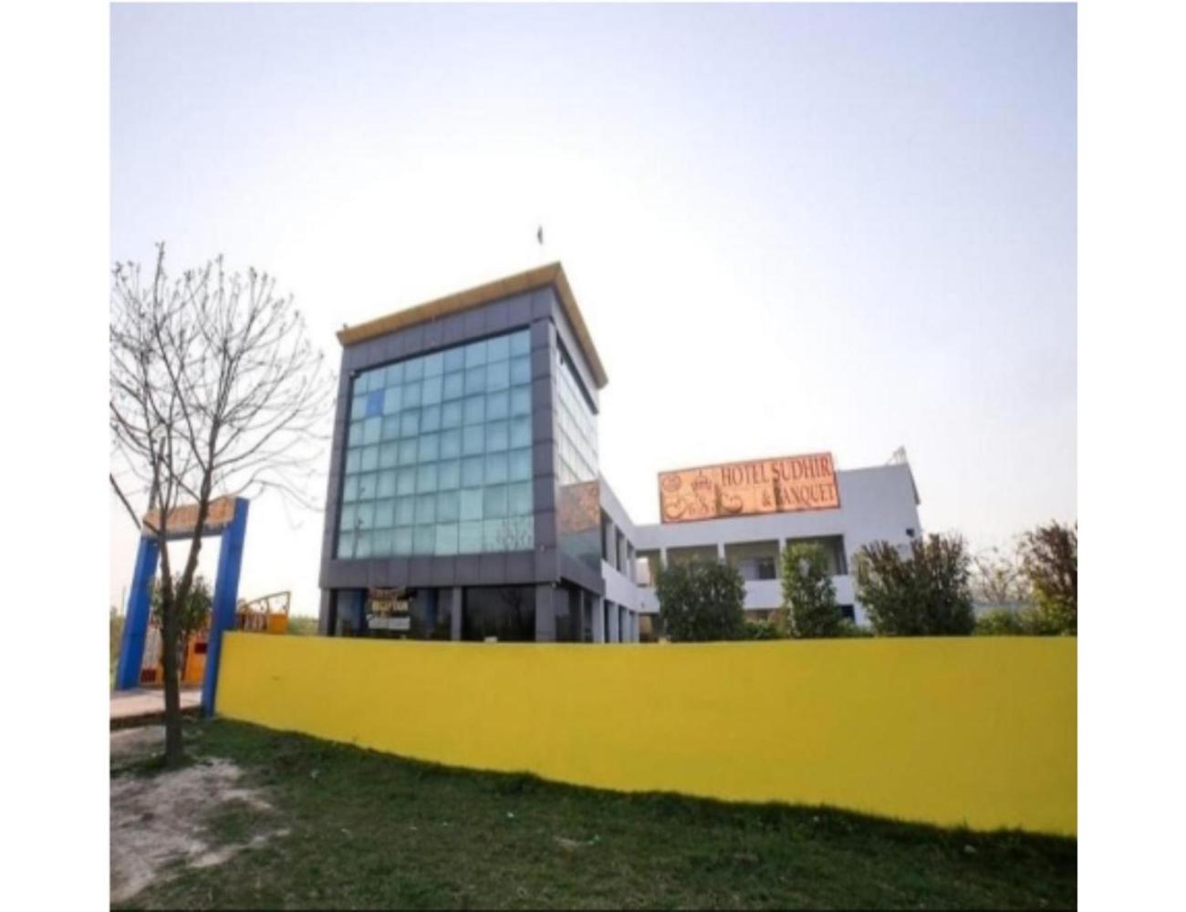 Sudhir Hotel & Banquet, Sonipat Exterior foto